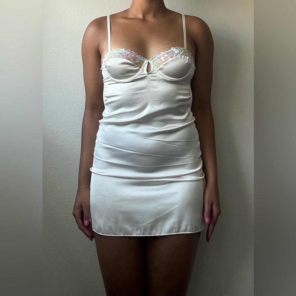 Elegant Cream Lace Trim Chemise